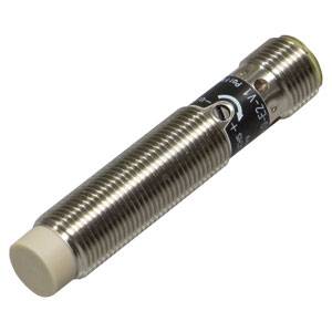 Un capteur de proximité cylindrique en métal avec filetage, partie centrale noire avec inscription, et couvercle blanc à l'extrémité.
