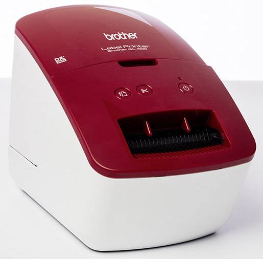 Une imprimante d'étiquettes rouge affiche des commandes en haut et une fente d'alimentation pour les étiquettes dans un design compact et moderne.