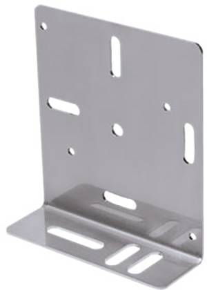 Support d'angle métallique avec plusieurs trous et fentes pour des options de montage flexibles, adapté aux travaux de construction ou de réparation.