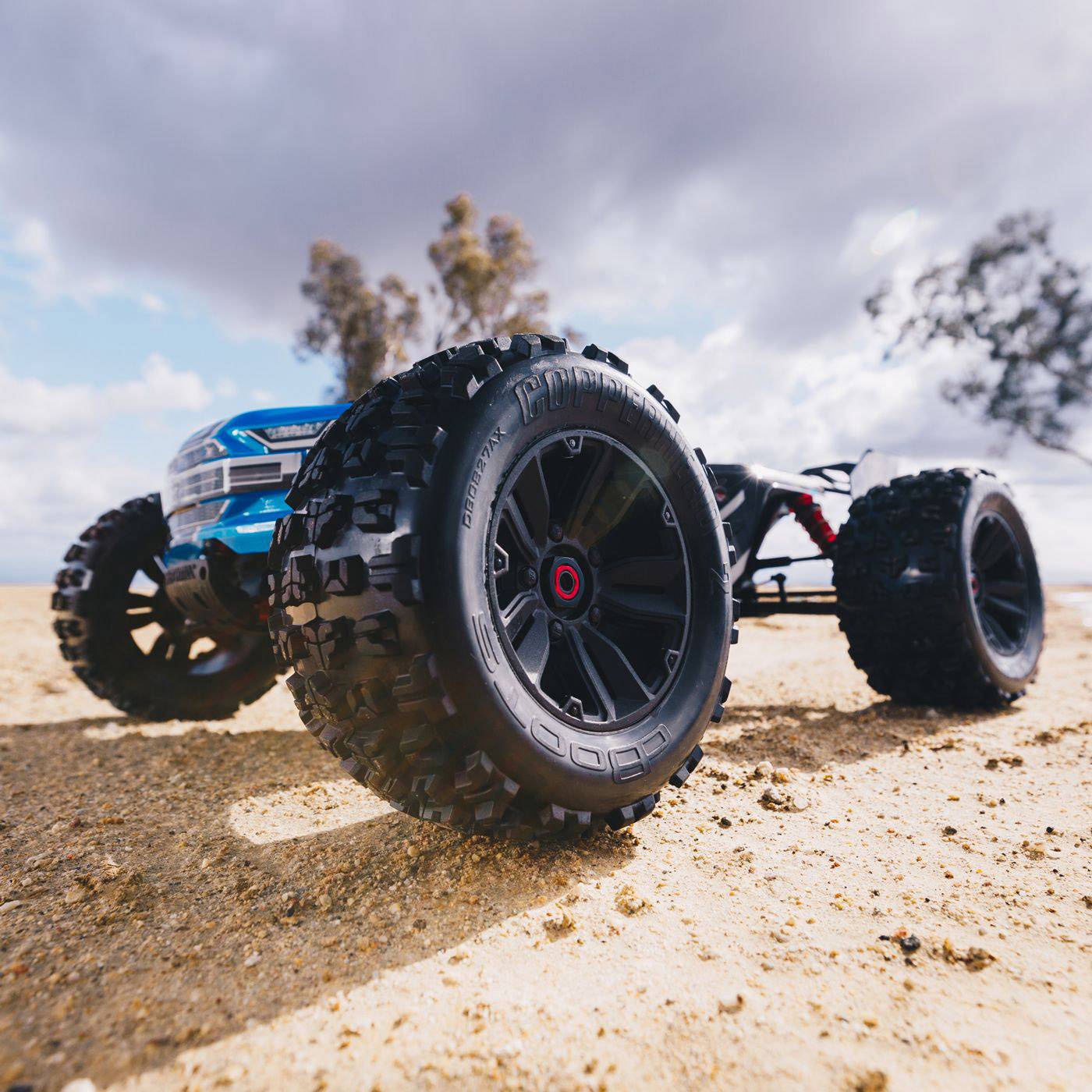 Arrma Kraton BLX brushless 18 Auto RC électrique Monstertruck 4 roues motrices (4WD) prêt à