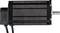 Moteur électrique noir avec arbre métallique visible à droite. Deux câbles dépassent à gauche.