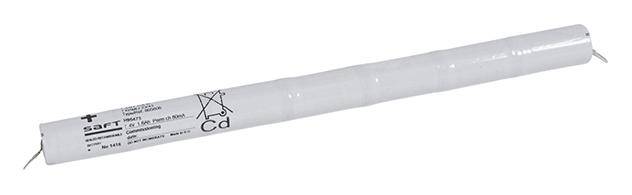 Pile cylindrique longue avec un boîtier blanc et du texte et des symboles noirs.