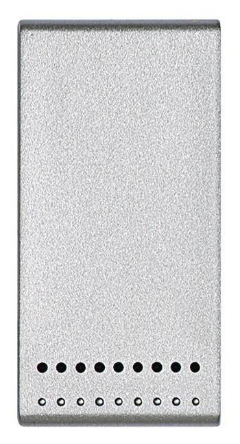 Un backup métallique argenté de forme rectangulaire avec des trous d'aération noirs en bas, probablement un appareil ou un accessoire technique.