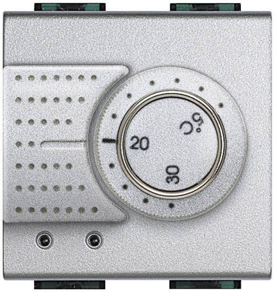 Thermostat à bouton rotatif argenté avec affichage de température de 10 à 30 degrés Celsius ; deux petits trous en dessous.