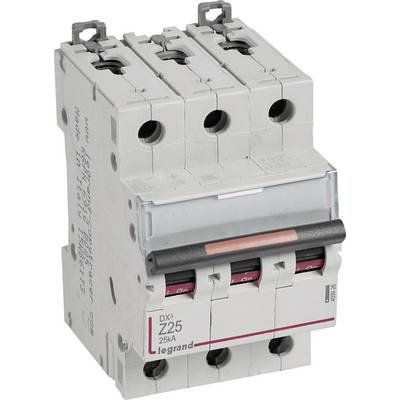 Disjoncteur à trois modules de commutation, portant l'inscription 'DX3 225 25KA Legrand'. Utilisé pour l'interruption des circuits électriques.