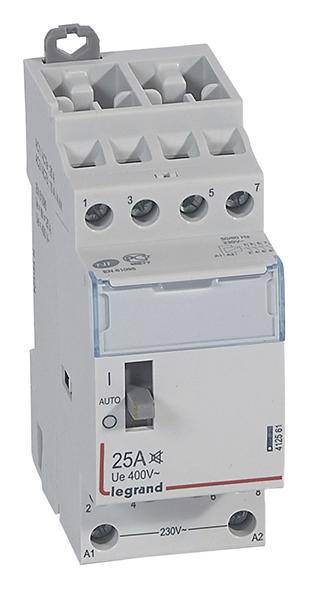 Contacteur pour circuits électriques, 25A, 230V. Comprend un commutateur avec les positions 'Auto' et 'I'. Marquage sur la face avant.