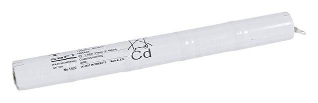 Pack d'accumulateurs cylindrique blanc portant l'étiquetage chimique 'Cd' pour Cadmium. Adapté comme source d'énergie, par exemple dans les appareils portables.