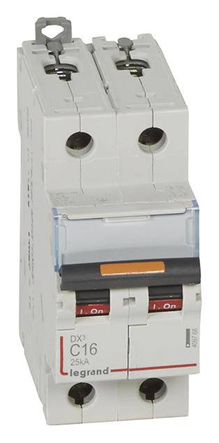 Disjoncteur de type C, double pôle, calibré C16 25KA, marque Legrand, destiné à l'interruption des circuits électriques.