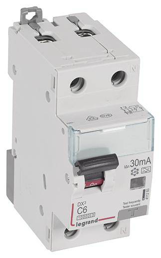 Un disjoncteur portant les inscriptions 'legrand', 'DX³', 'C6', '30mA'. Conçu pour la protection des circuits électriques dans les installations électriques.