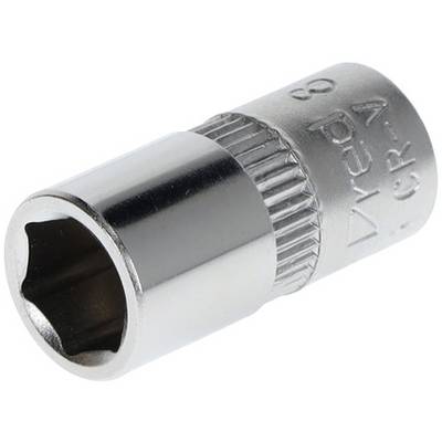 Un embout de clé à cliquet en argent, cylindrique avec une surface striée et une inscription gravée, sur un fond blanc.