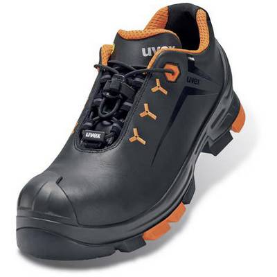 Chaussure de sécurité noire avec des touches orange et une semelle robuste. Nom de marque 'Uvex' visible à l'avant. Adaptée aux chantiers.