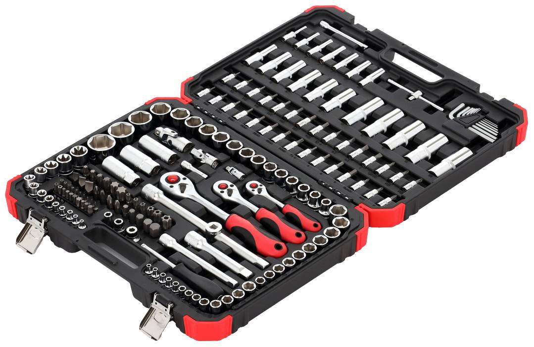 Ensemble d'outils noir et rouge comprenant des clés à cliquet, des douilles et des embouts, présenté dans un coffret ouvert.