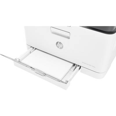 Imprimante blanche avec le bac à papier ouvert, prête à imprimer.