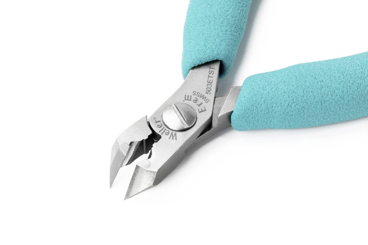 Coupe-câbles avec poignée bleu clair sur fond blanc.