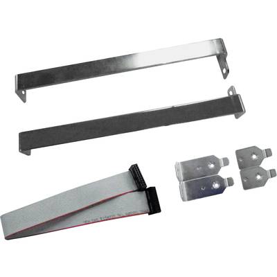 Supports métalliques et câbles en nappe sur fond blanc, probablement des pièces d'un kit d'ordinateur ou de composants électroniques.