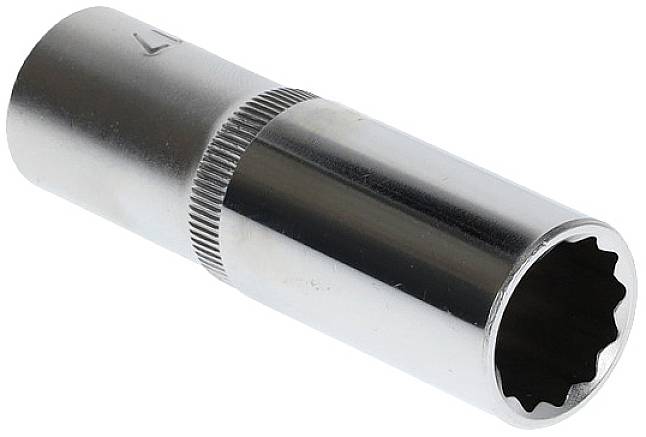 Une noix de pin argentée, cylindrique avec des détails rainurés pour une meilleure prise en main, repose à plat sur une surface blanche.