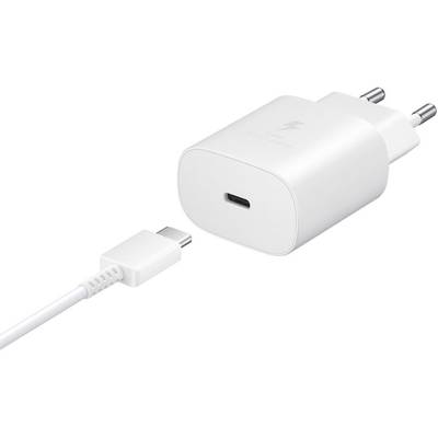 Un chargeur USB-C blanc avec câble amovible et fiches européennes ; adapté aux appareils mobiles.