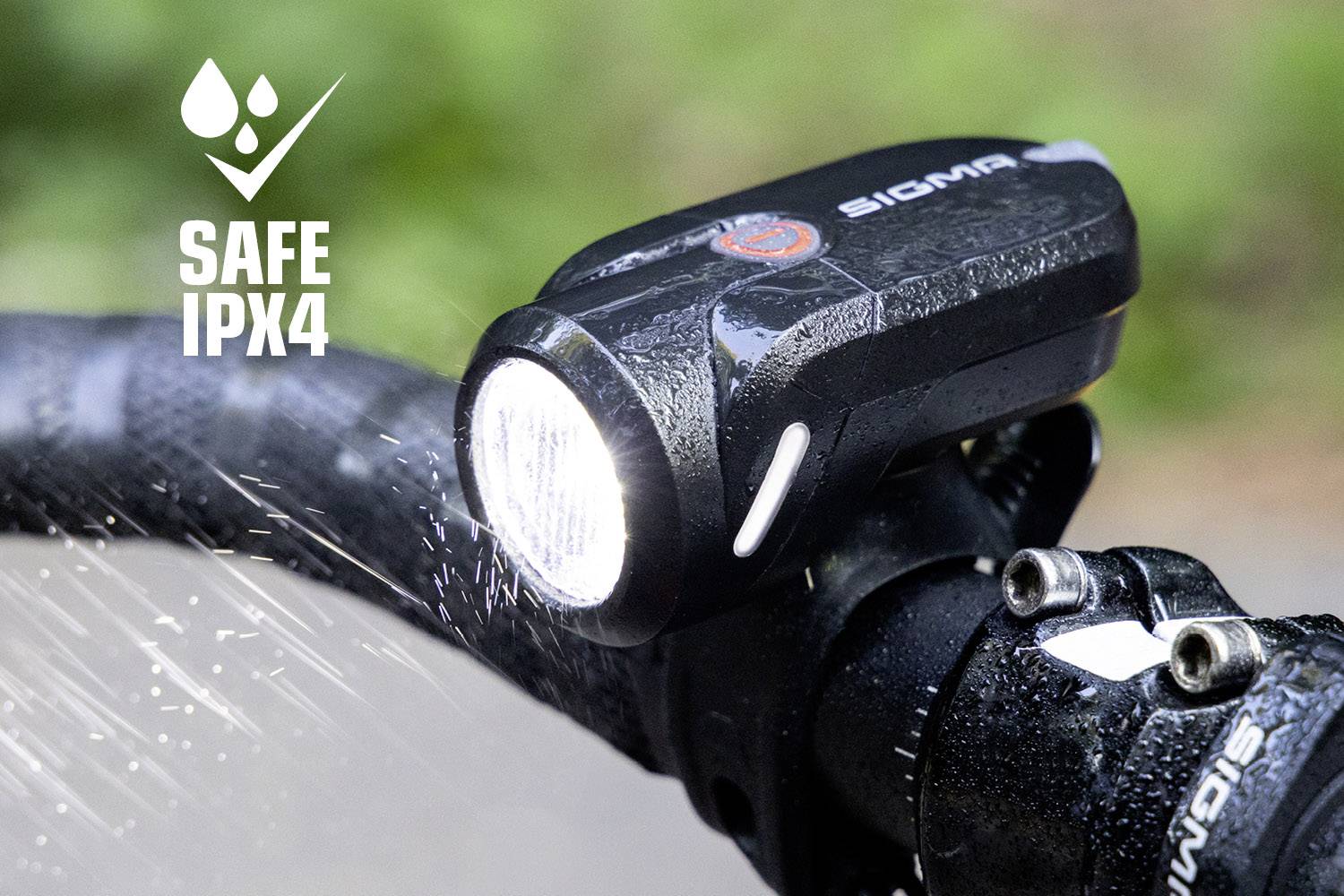 Lampe de vélo à LED branchée avec câble de charge USB. Le texte 'Capacité de charge USB' indique la fonction de charge de la lampe.