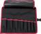 Pochette à outils noire vide avec des bords rouges, dépliée à plat, montrant sept poches pour les outils, sans contenu.