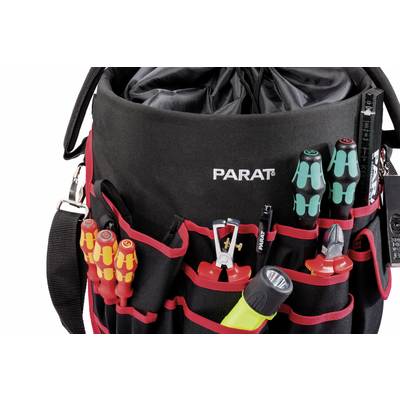 Un sac à outils noir avec plusieurs compartiments, rempli de tournevis, d'une pince et d'une lampe de poche.