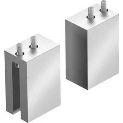 Deux blocs de métal rectangulaires avec des goujons filetés sur le dessus, l'un présentant une encoche verticale.