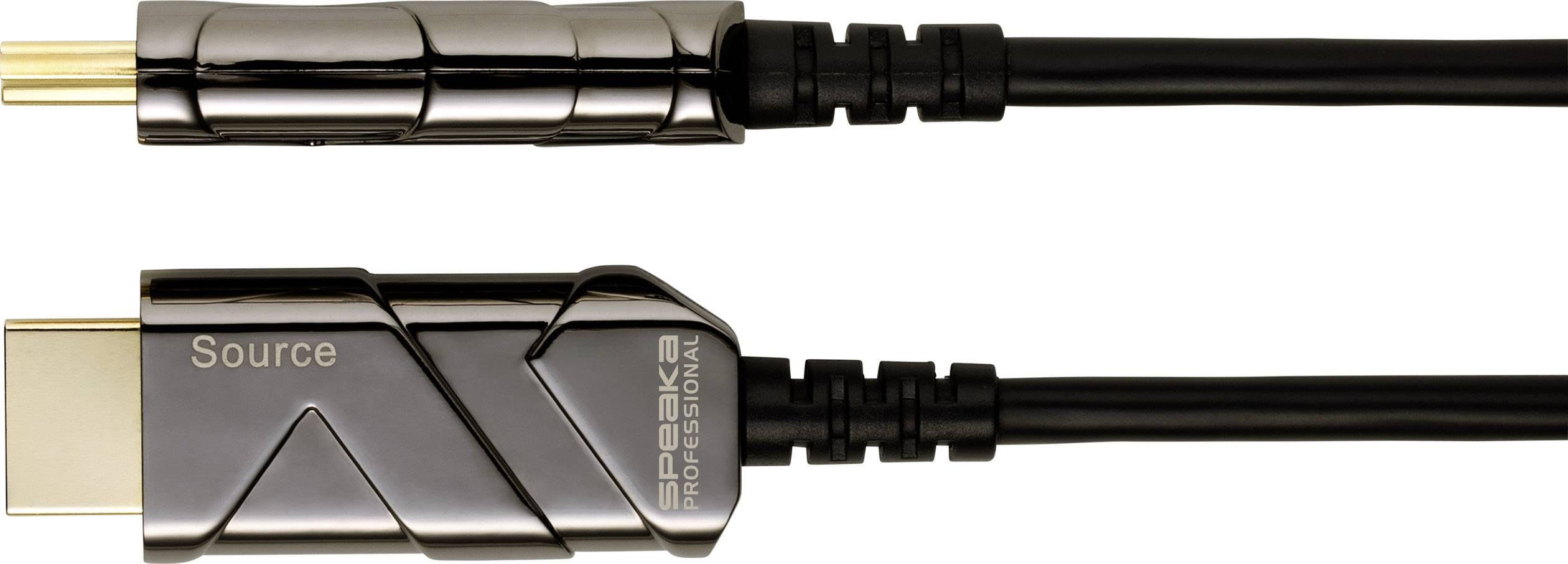 Vue rapprochée d'un câble HDMI noir avec des connecteurs dorés et l'inscription 'Source'. Utilisé pour la transmission vidéo et audio.