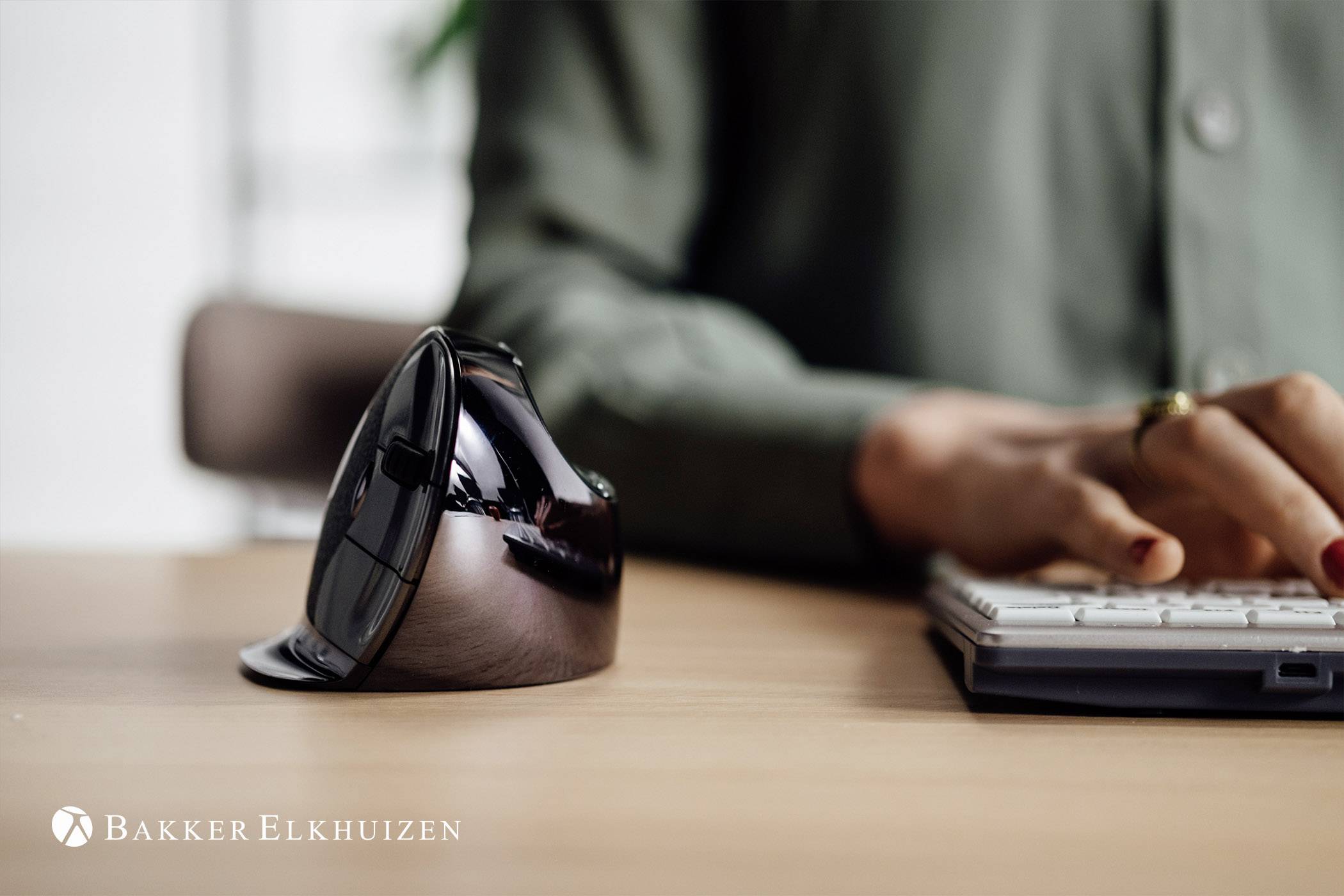 BakkerElkhuizen Evoluent D Medium Wireless, Droitier, Conception verticale, Laser, RF sans fil, 3200 DPI, Noir-8