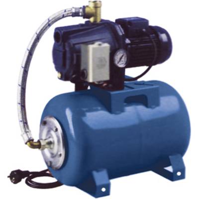 Un distributeur d'eau domestique bleu avec un moteur en haut et un manomètre sur le côté, relié à un tuyau flexible.
