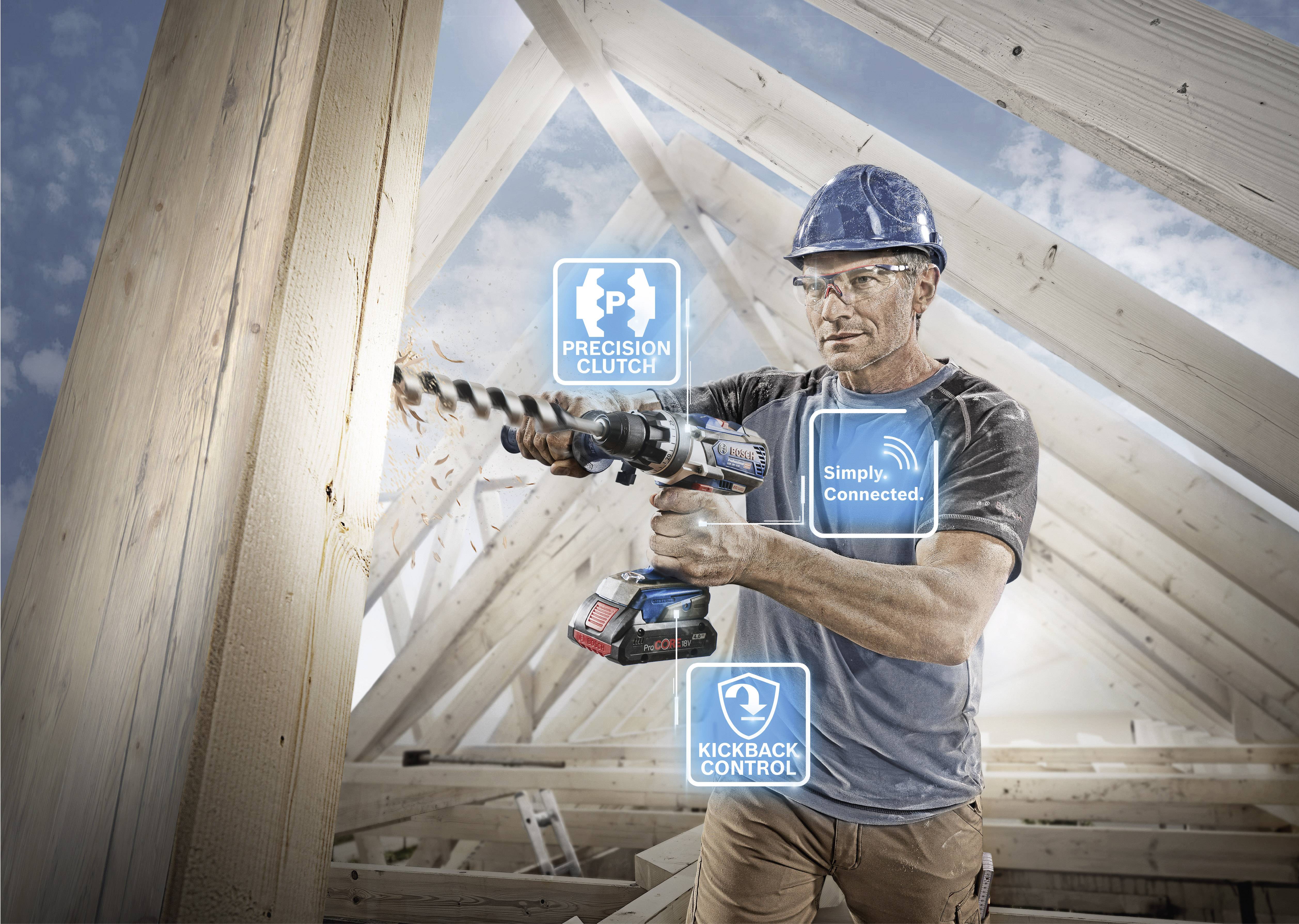 Un ouvrier portant un casque de chantier utilise une perceuse dans un grenier. Les symboles sur l'image soulignent la précision et l'interconnexion.