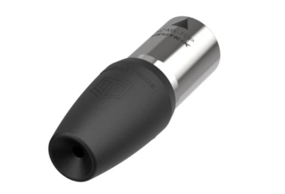 Un embouchure noire avec un raccord argenté ; utilisée pour les instruments à vent.
