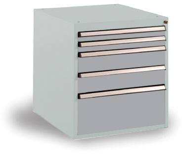 Armoire métallique à cinq tiroirs, adaptée au rangement des outils ou des documents.