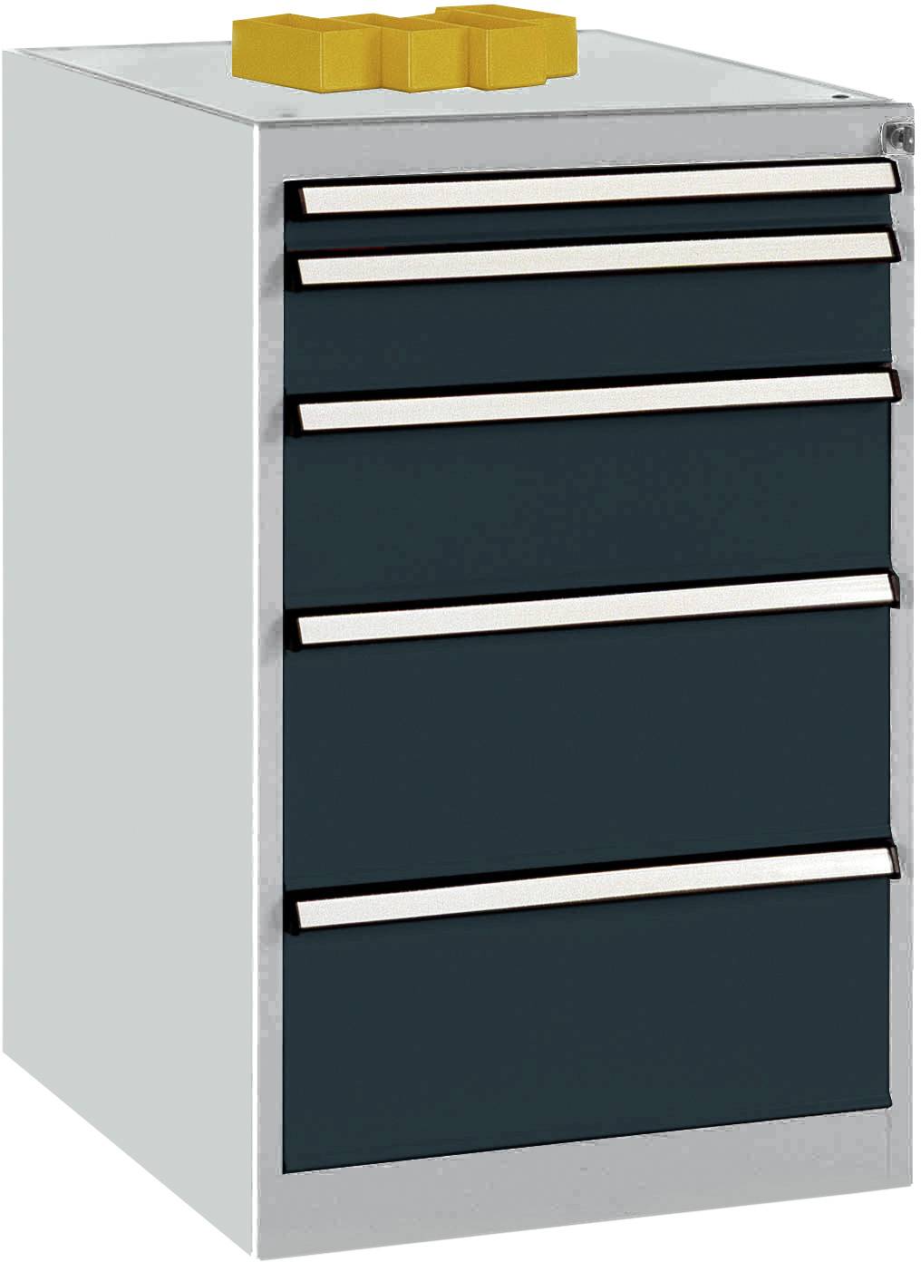 Armoire métallique à cinq tiroirs avec de petits objets jaunes sur le dessus. Les tiroirs sont sombres, le boîtier est clair.