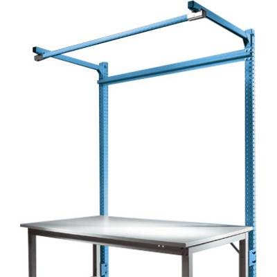 Un bureau de travail bleu avec un cadre métallique, des pieds réglables et un plateau stable. Il convient parfaitement aux applications industrielles.