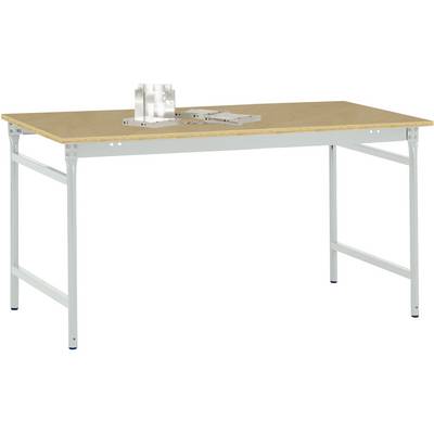 Une table de travail simple avec un cadre en métal et un plateau en bois, sur laquelle repose un petit bloc métallique, adaptée aux environnements d'atelier.