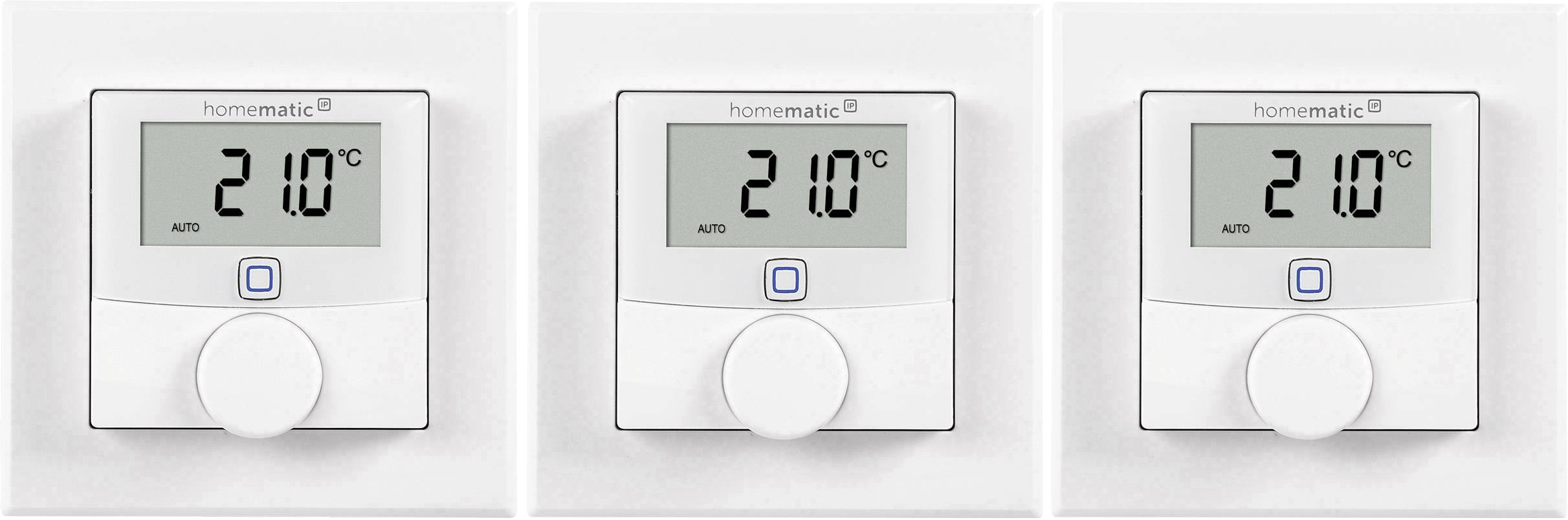 Trois thermostats numériques, tous affichant 21,0°C. Ils sont identiques et semblent être en mode automatique.