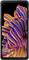 Un smartphone avec un design psychédélique et coloré sur son écran. L'image présente des bandes vives et multicolores dans différentes formes.