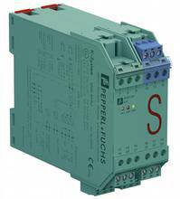 Module électrique vert de Pepperl+Fuchs avec plusieurs bornes de connexion, utilisé pour des applications d'automatisation industrielle.