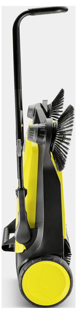 Une vue latérale d'un balai mécanique manuel jaune et noir avec deux brosses rotatives, de grandes roues et une poignée de poussée.