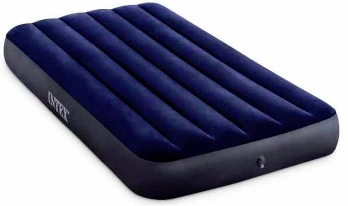 Un matelas pneumatique bleu avec plusieurs rainures longitudinales, adapté pour une utilisation en intérieur et en extérieur.