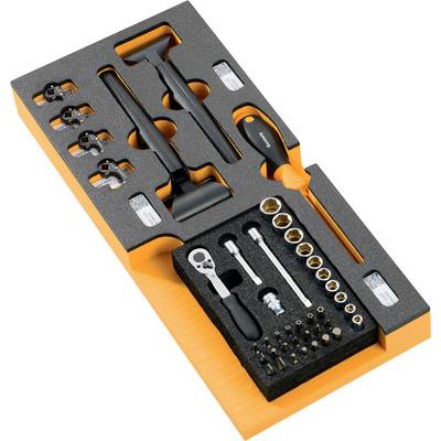 Un ensemble d'outils dans un étui en mousse orange et noir. Comprend des tournevis, une clé à cliquet, des écrous et des embouts.