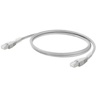 Un câble Ethernet gris avec des connecteurs RJ45 aux deux extrémités, adapté aux connexions réseau dans les réseaux domestiques ou de bureau.