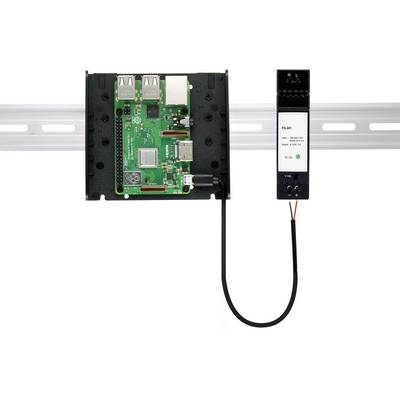 Une carte électronique verte est fixée sur un rail DIN, reliée à un appareil noir et fin. Connectée par un câble noir.