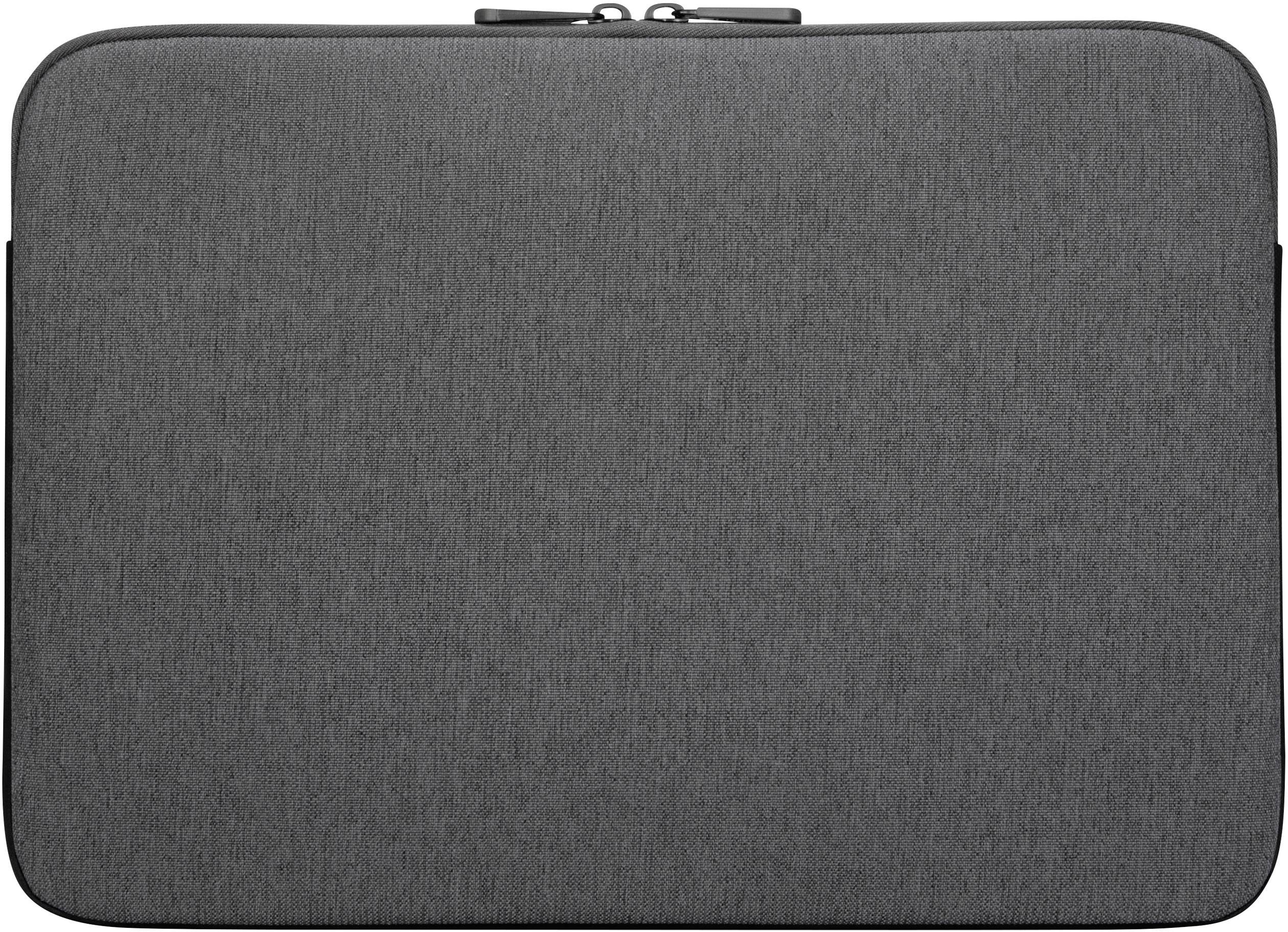 Une housse de laptop grise en tissu lisse avec une fermeture à glissière en haut. Conçue pour protéger les ordinateurs portables pendant les déplacements.