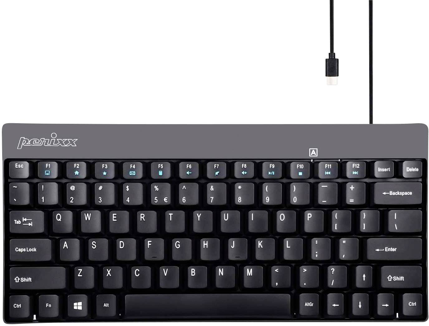 Clavier compact noir avec câble USB, comprenant une rangée complète de touches de fonction et une disposition anglaise, adapté aux ordinateurs.