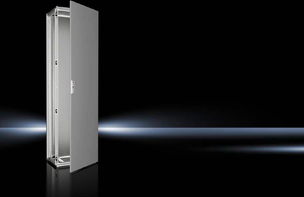 'Armoire grise avec porte ouverte, debout sur un fond noir avec une bande lumineuse brillante. Équipement technique visible.'