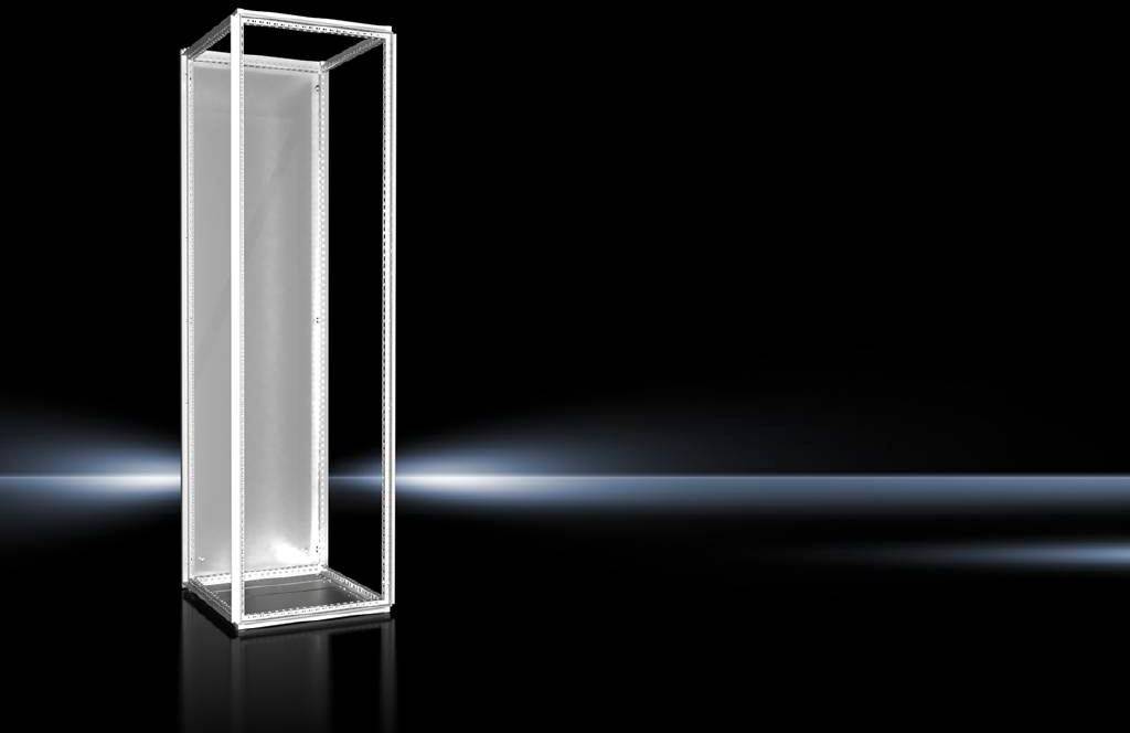Un cadre métallique argenté vide sur un fond noir, un rayon de lumière provenant de la gauche créant un reflet doux sur le cadre.