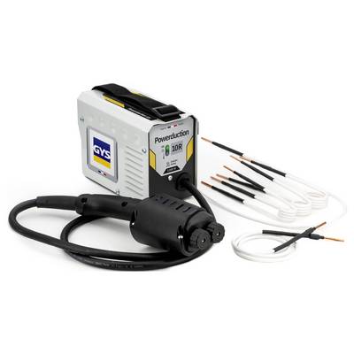 Chauffeur par induction GYS Powerduction 10R portable avec câble et plusieurs bobines de chauffage disposées à côté sur un fond blanc.