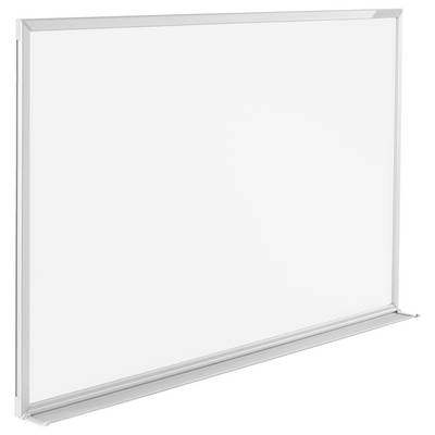 Tableau blanc vierge avec cadre argenté et bac inférieur, présenté sur fond blanc.