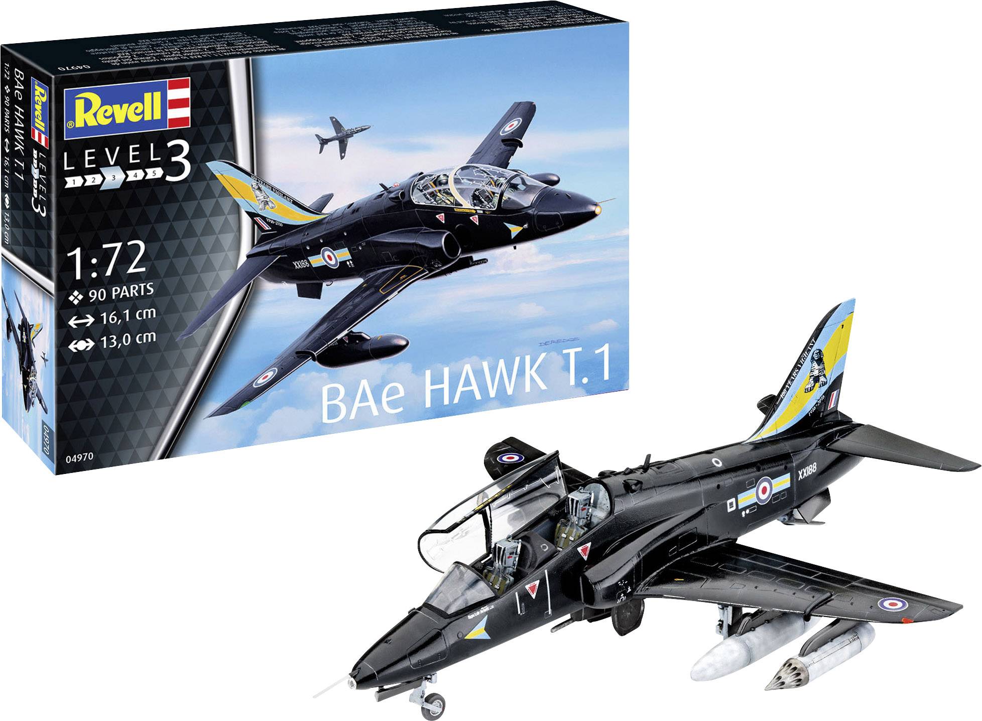 Kit de maquette Revell pour un avion BAE Hawk T.1. L'emballage présente une image de l'avion peint en noir avec des éléments bleus.