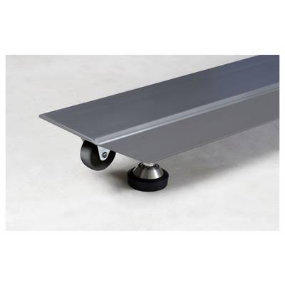Une plaque métallique avec un rouleau et un socle rond sur un fond gris. Adaptée pour la stabilisation et la mobilité.